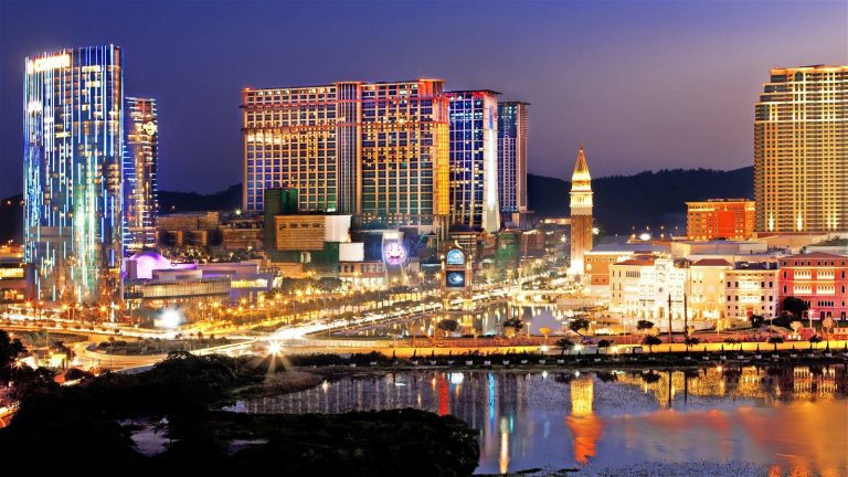 Macau Gov. to limit numbers of gaming tables and machines for new licensees; set minimum income levels – uBetMobile.com