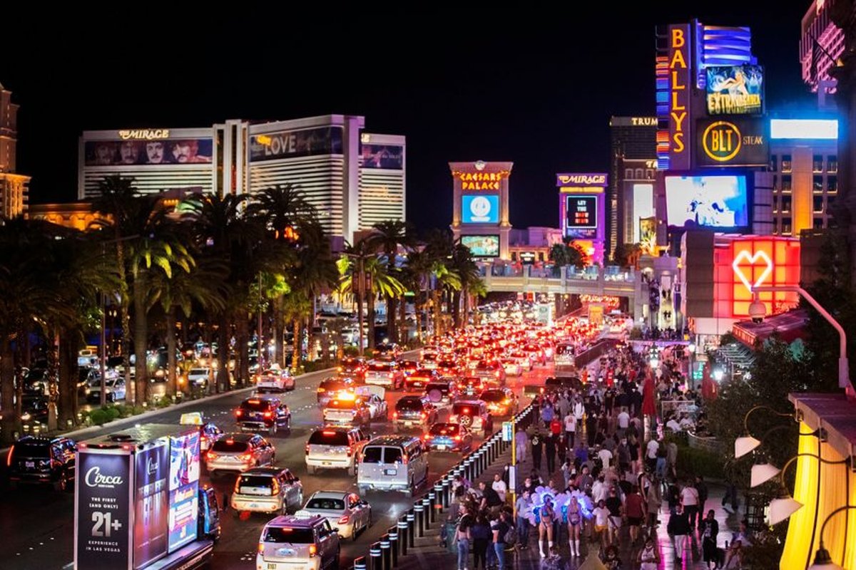 , Nevada Casinos Win $1B for 17th Straight Month, July Fourth-Best Month &#8211; uBetMobile.com