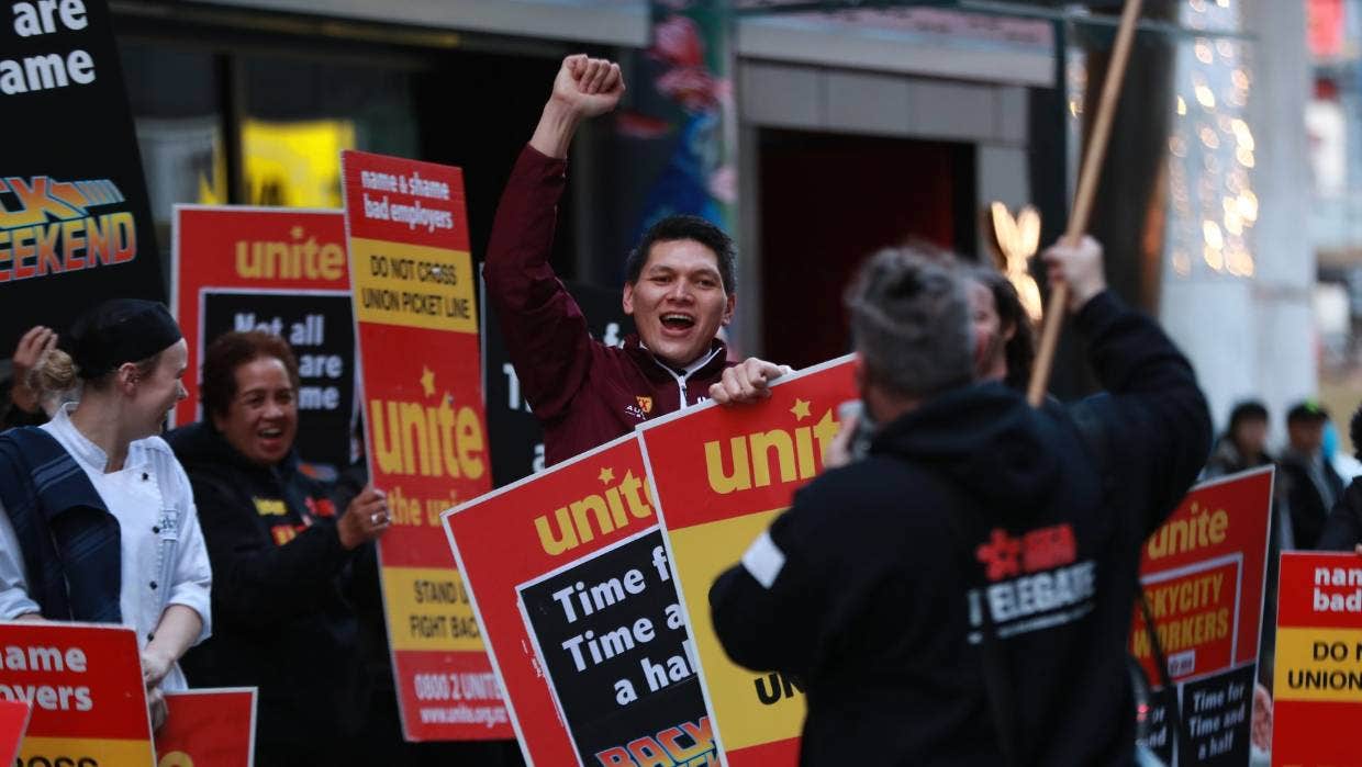 , SkyCity Auckland Casino Workers Go On Strike to Push for Living Wage &#8211; uBetMobile.com