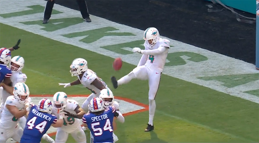 , BUTT PUNT! Dolphins Kick Ball Off Of Teammate&#8217;s Rear Close For Security &#8211; uBetMobile.com