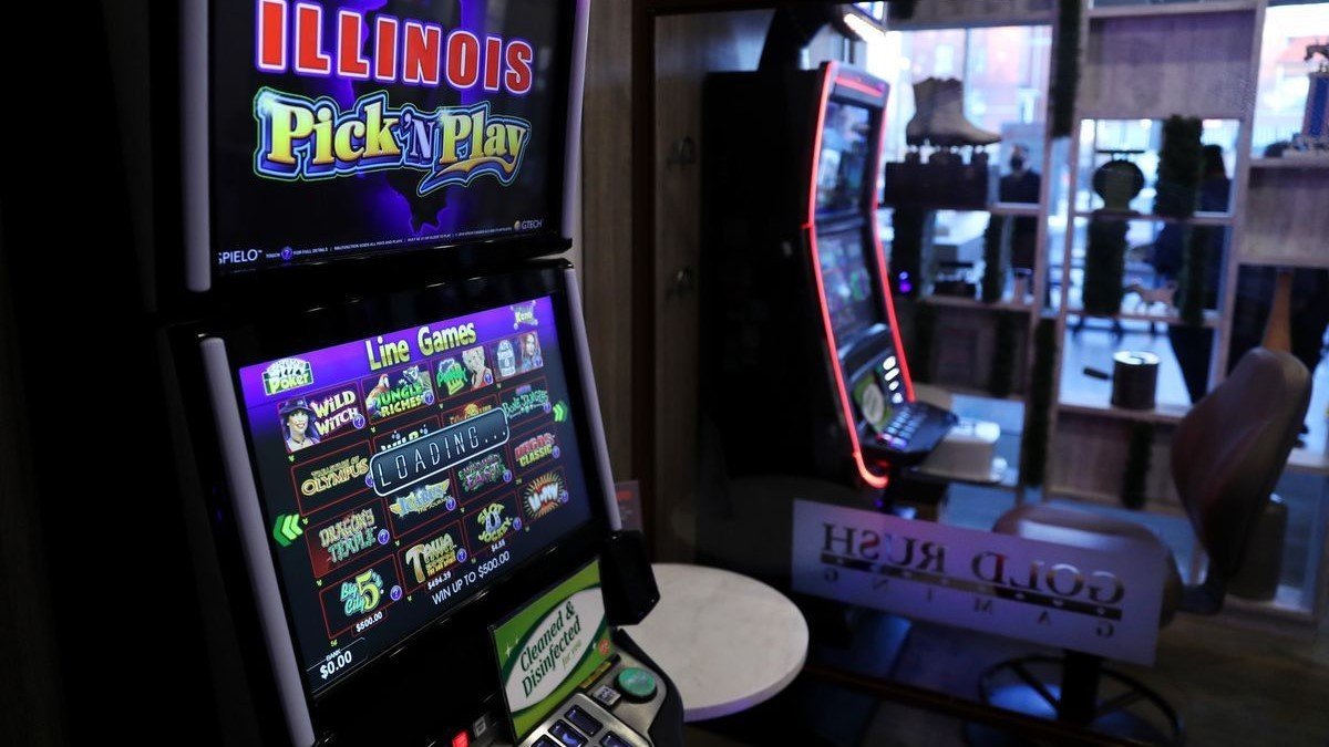 , Illinois gambling revenue hits all-time high in fiscal year 2022 at almost $1.9 billion &#8211; uBetMobile.com