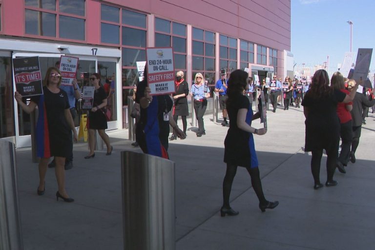 Las Vegas Airline Employees Demand Better Working Conditions – uBetMobile.com