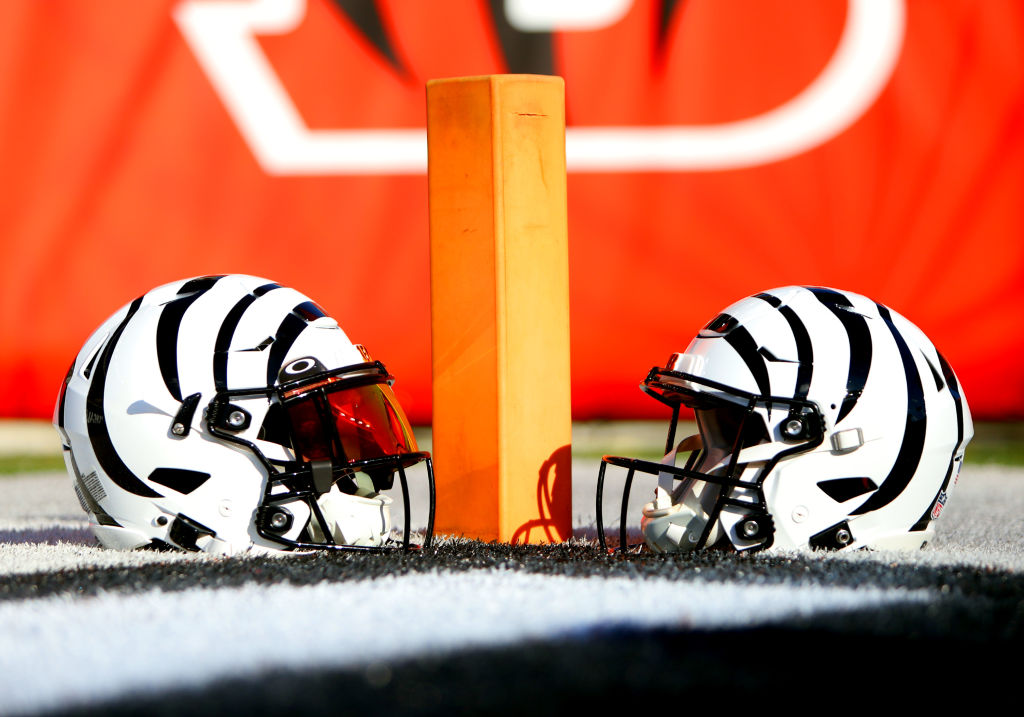 , Texas HFB Team Wore Bengals White Helmets Initial, Has A Cooler Mascot &#8211; uBetMobile.com