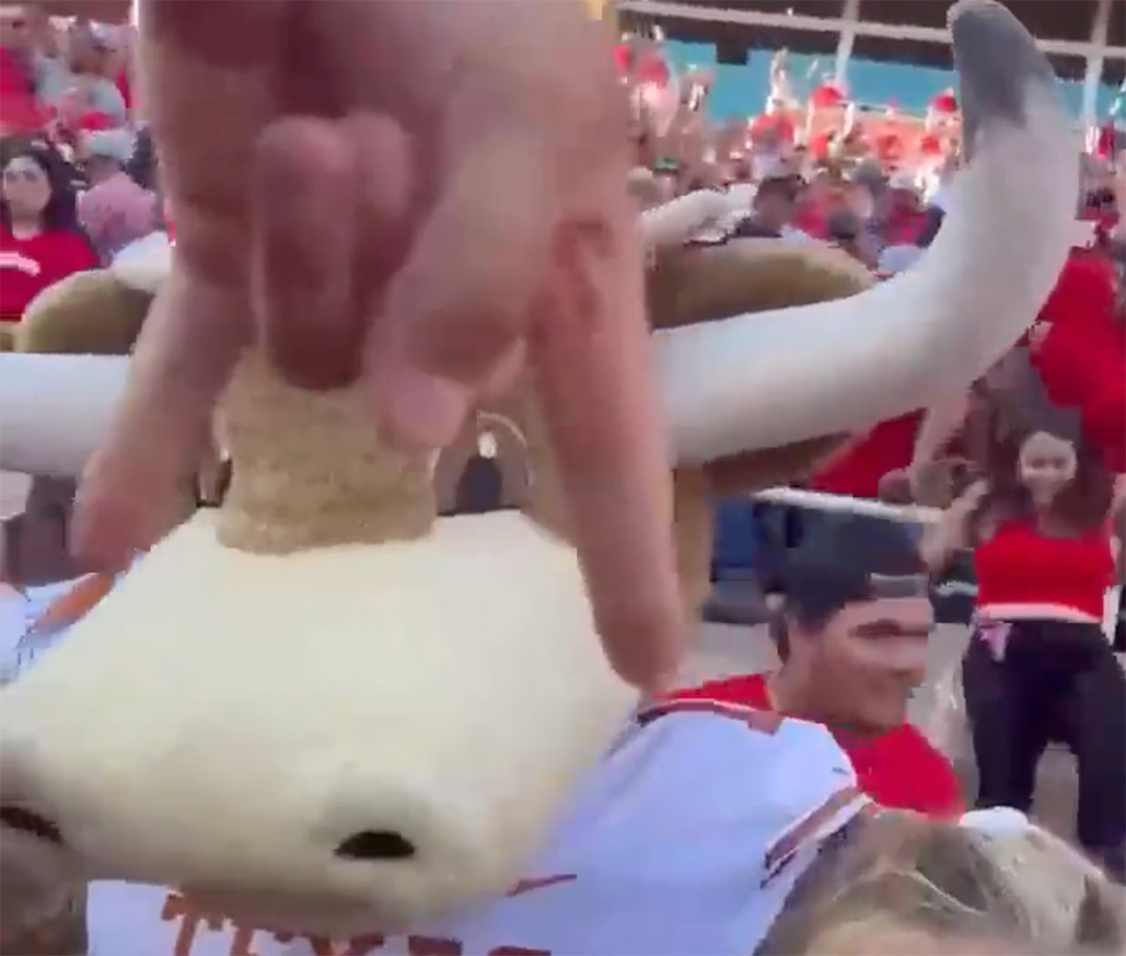 , Texas Tech Fan Hits UT Mascot, Cheerleaders With Vicious &#8216;Horns Down&#8217; &#8211; uBetMobile.com