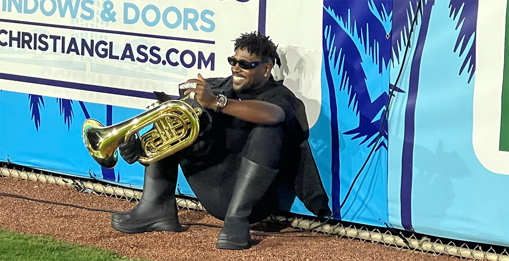 , Antonio Brown Randomly Demonstrates Up At FAU Soccer Recreation, Performs Tuba &#8211; uBetMobile.com