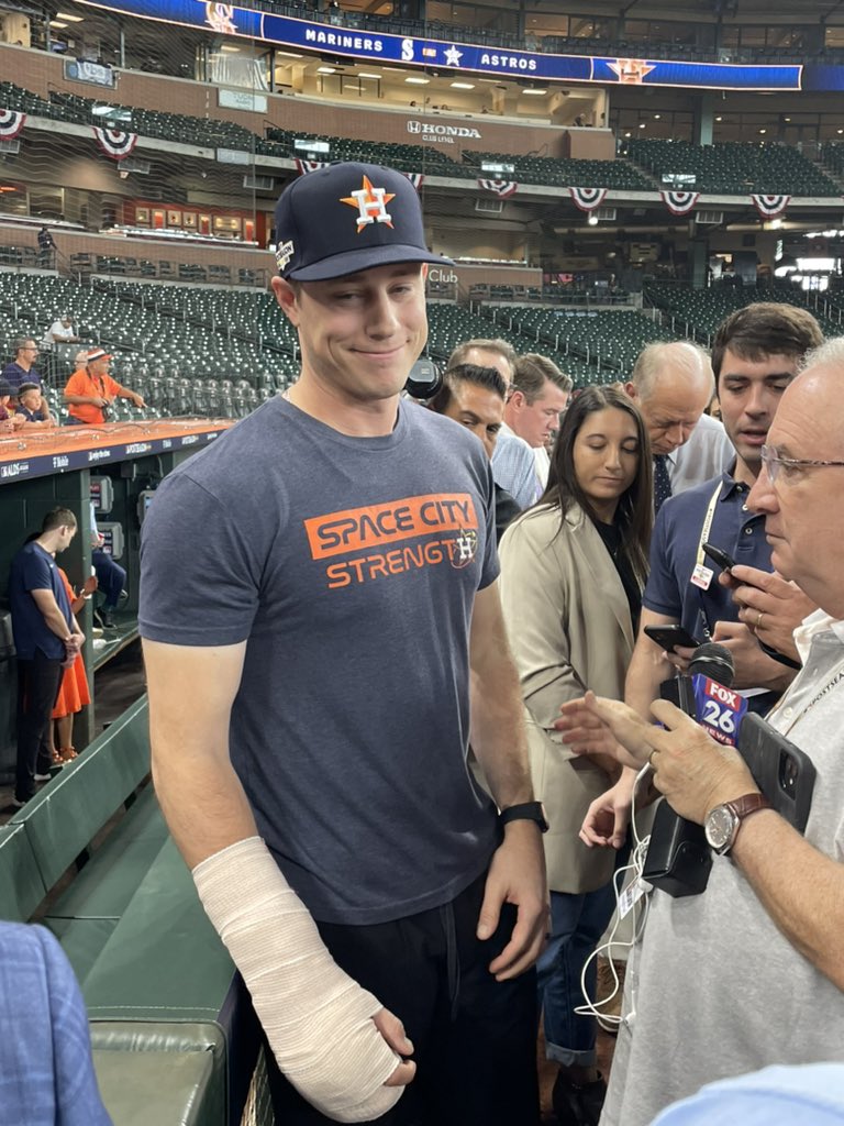 Astros Pitcher Punches Locker, Breaks Hand, Out For Playoffs – OutKick – uBetMobile.com