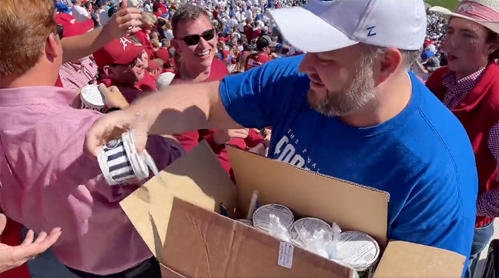 , BYU Lovers Baffle And Delight Arkansas Visitors By Supplying Out Totally free Treats &#8211; uBetMobile.com