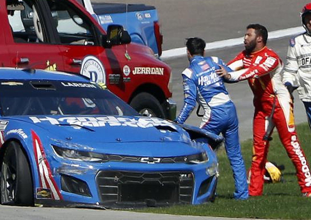 , Bubba Wallace Suspended from NASCAR Series For Intentional Vegas Crash &#8211; uBetMobile.com