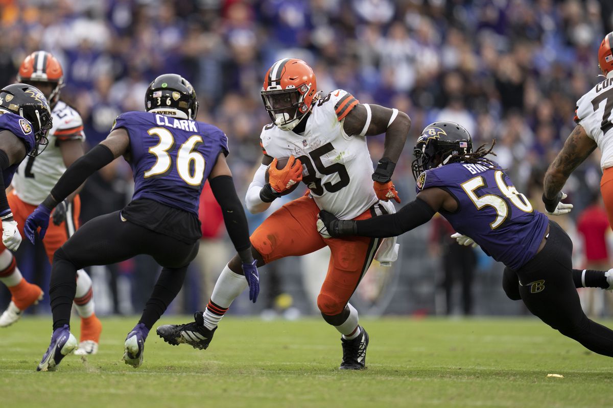 , Cleveland Browns TE David Njoku Out with Ankle Injury &#8211; uBetMobile.com