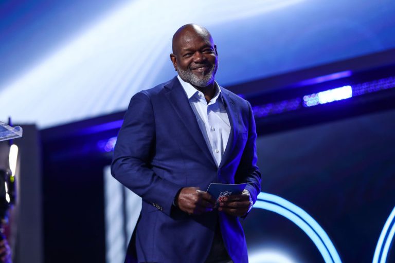 Emmitt Smith Nearly Played Final Season For AFC Contender – uBetMobile.com