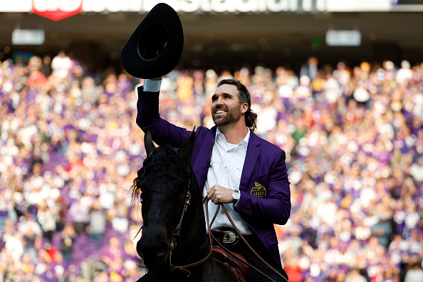 Jared Allen Rides Into Stadium On Horse Ahead of Ring of Honor Ceremony – uBetMobile.com