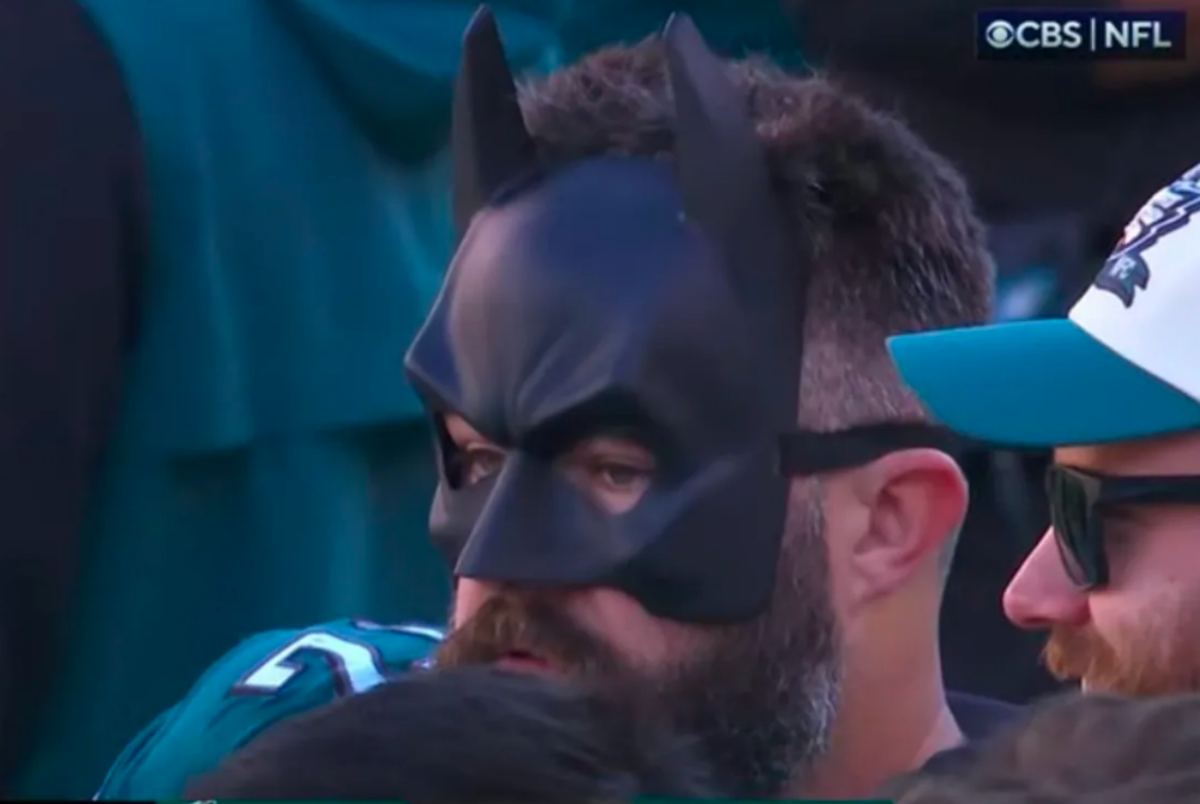 , Jason Kelce Rocks Batman Mask As Eagles Continue being Undefeated – OutKick &#8211; uBetMobile.com