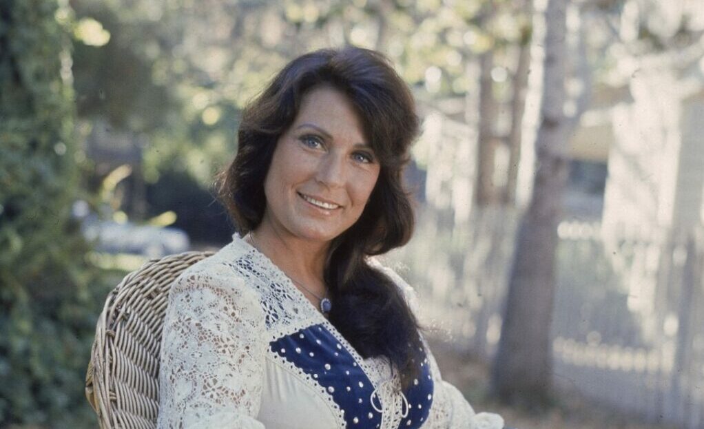 , Loretta Lynn Dead At 90 From Natural Causes – OutKick &#8211; uBetMobile.com