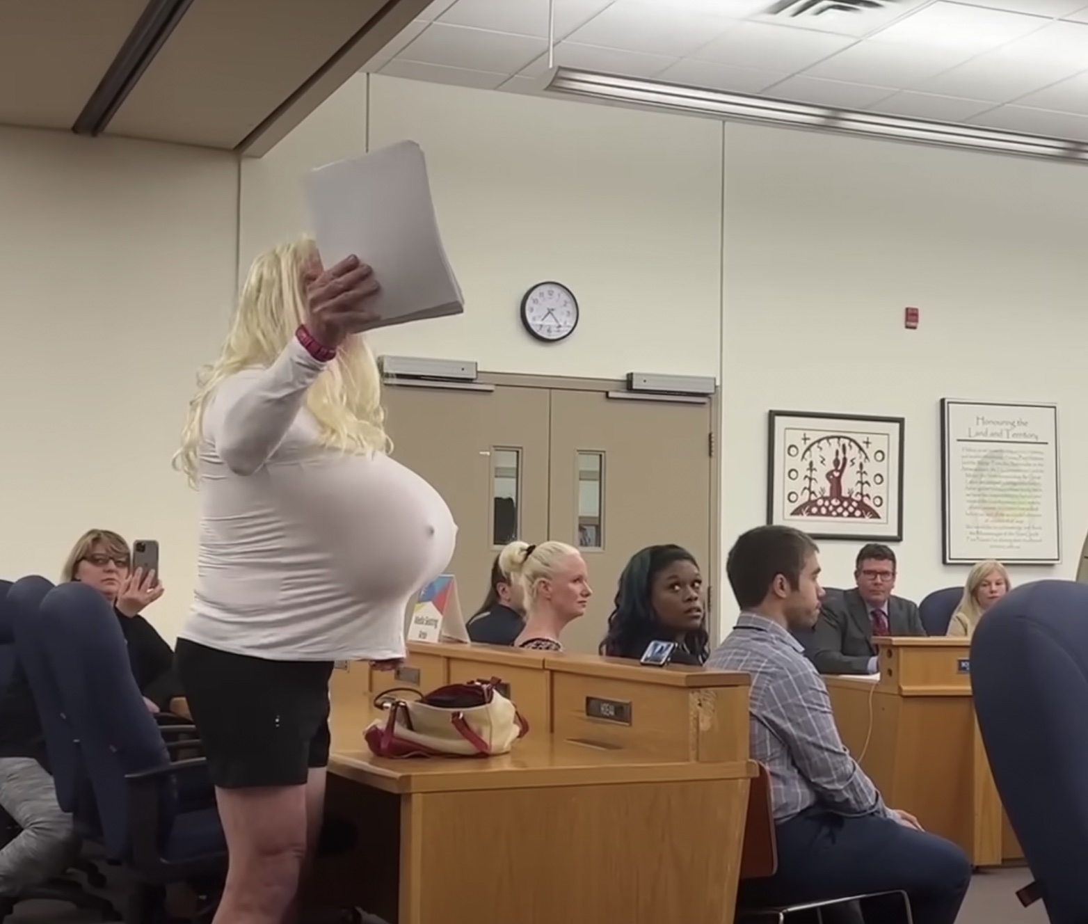 , &#8216;Mammary Menzoid&#8217; Trolls School Board In excess of Major-Chested Trans Trainer &#8211; uBetMobile.com