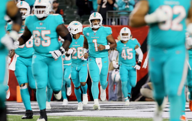 Miami Dolphins QB Tua Tagovailoa Cleared, Should Start Against Steelers – uBetMobile.com