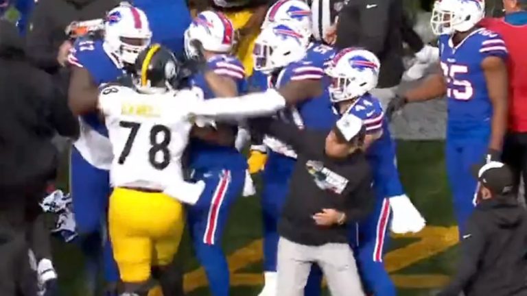 NFL Workplace Shockingly Ignores Referee’s Wishes, Denies Preventing Ejection – uBetMobile.com