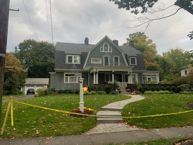 People Won’t Stop Visiting Netflix’s “The Watcher” House And Neighbors Are Pissed – OutKick – uBetMobile.com