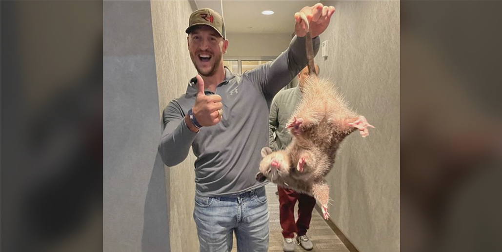 , Possum Removed By Top Hunter At Texas A&#038;M&#8217;s Kyle Field Before Game &#8211; uBetMobile.com