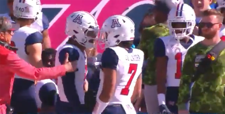 Arizona QB Jayden De Laura Shoves Teammate In Heated Sideline Battle – uBetMobile.com