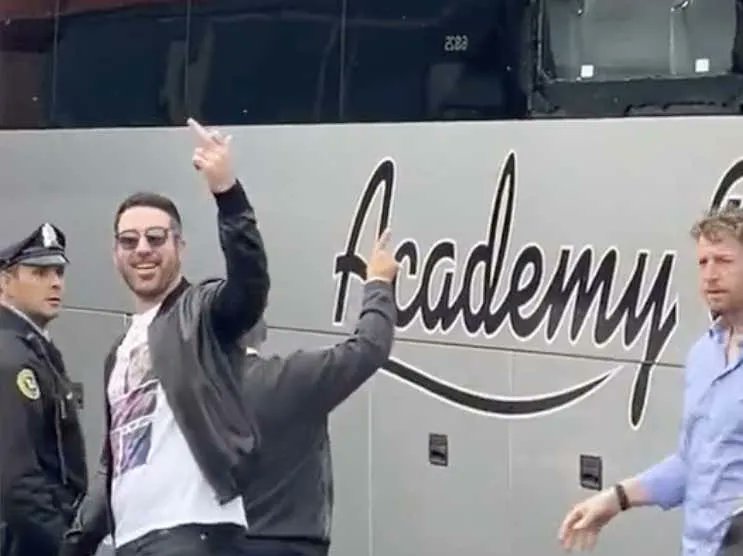 Astros Pitcher Justin Verlander Flips Off Phillies Fans As He Arrives To Citizens Bank Park – OutKick – uBetMobile.com