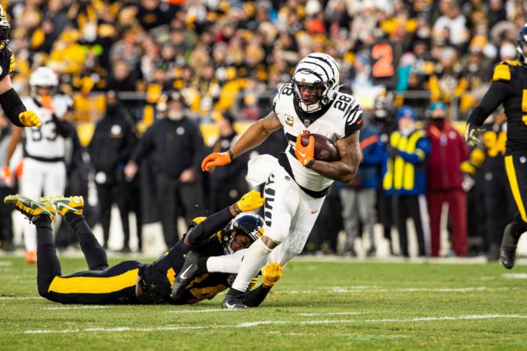 Bengals Joe Mixon OUT Sunday, Titans Game On Joe Burrow’s Shoulders – uBetMobile.com