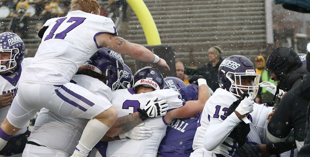 , Chaos Unfolds As Hail Mary Bounces Off DB&#8217;s Head For Wild Walk-Off TD &#8211; uBetMobile.com