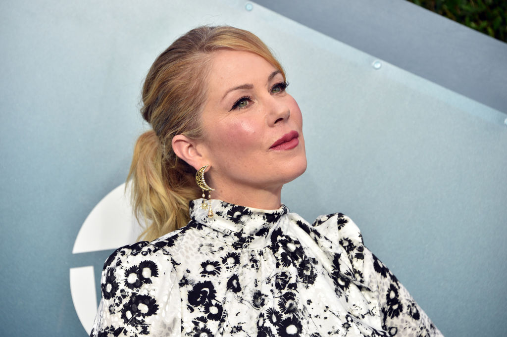 , Christina Applegate Has Gained 40 Pounds, Can&#8217;t Walk Without Cane Since MS Diagnosis &#8211; uBetMobile.com