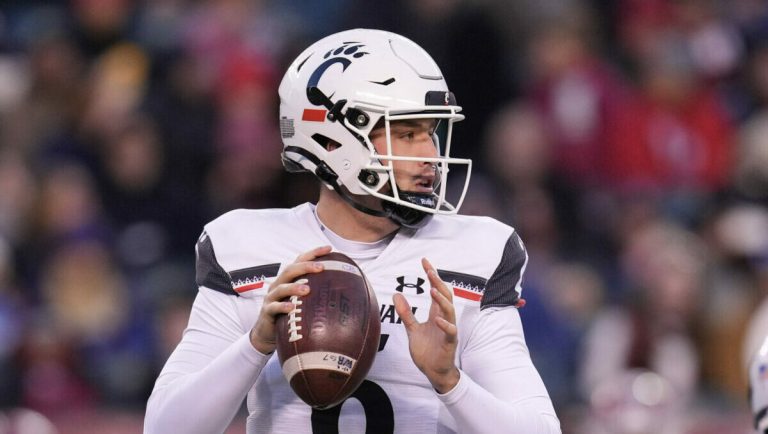 Cincinnati QB Ben Bryant Out For The Year – Mobile Betting Online – uBetMobile.com