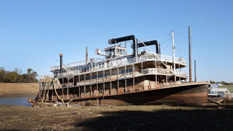 Diamond Lady Riverboat Casino: How It Ended Up in the Rough – uBetMobile.com