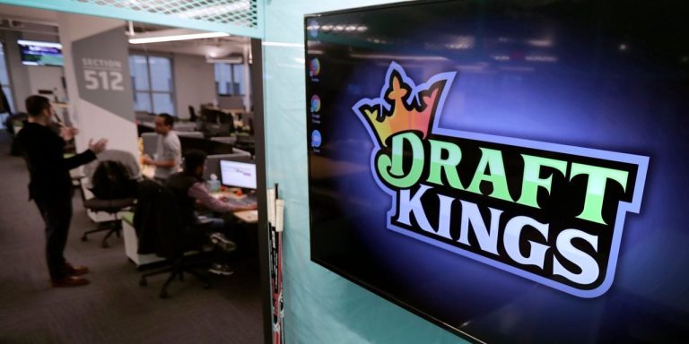 DraftKings Stock Slumps On 2023 EBITDA Loss Outlook – uBetMobile.com