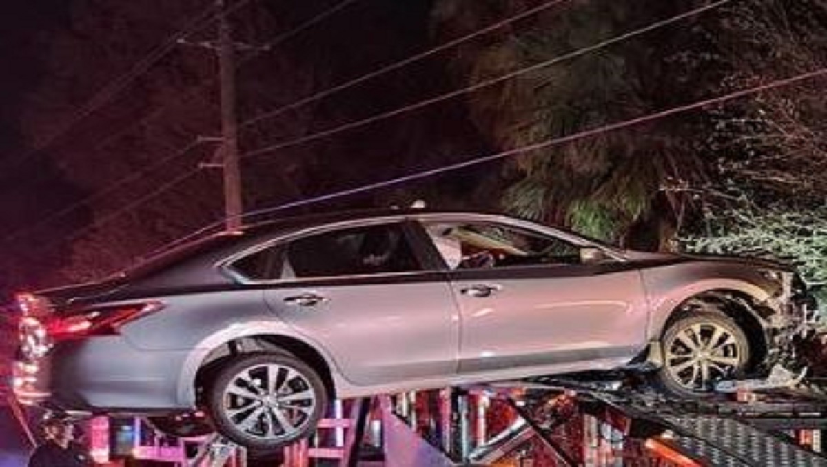 , Driver Crashed His Car Attempting To Jump It Off Of A Car Carrier – Mobile Betting Online &#8211; uBetMobile.com