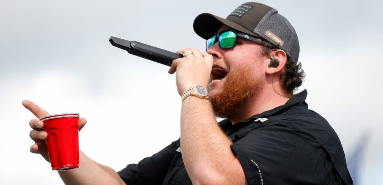 Luke Combs Rips Fan To Shreds After Having Cup Of Ice Thrown At Head – uBetMobile.com