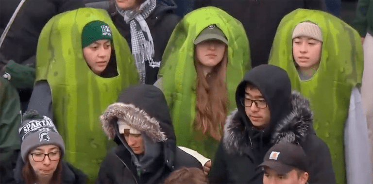 Michigan State Draws Dreadfully Small Crowd Outside Of Three Lit Pickles – uBetMobile.com