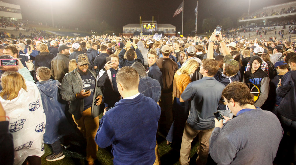 , Video Shows App State Player Shove Fan To Ground During Field Storm &#8211; uBetMobile.com