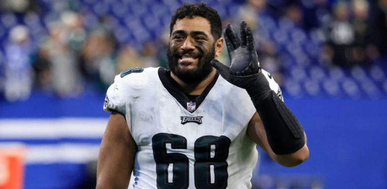 6’8″ OT Jordan Mailata Shows Off Voice Of Angel At Eagles Xmas Party – uBetMobile.com