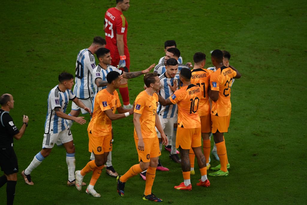 , Benches Clear In Wild Argentina-Netherlands World Cup Match – Mobile Betting Online &#8211; uBetMobile.com