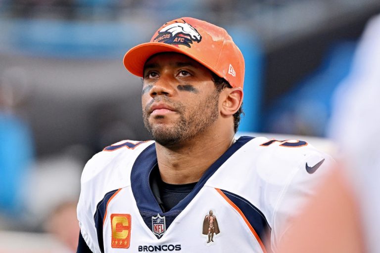 Russell Wilson Knocked Out Of Video game As Denver Broncos Period Will get Worse – Mobile Betting On the net – uBetMobile.com