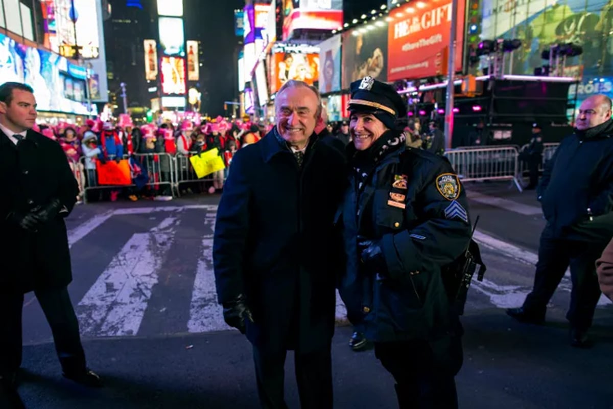 , Ex-New York Police Commissioner Says Times Square Casino Safe Bet &#8211; uBetMobile.com