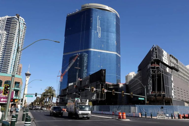 Fontainebleau Las Vegas Secures $2.2B in Financing to Full Casino – uBetMobile.com