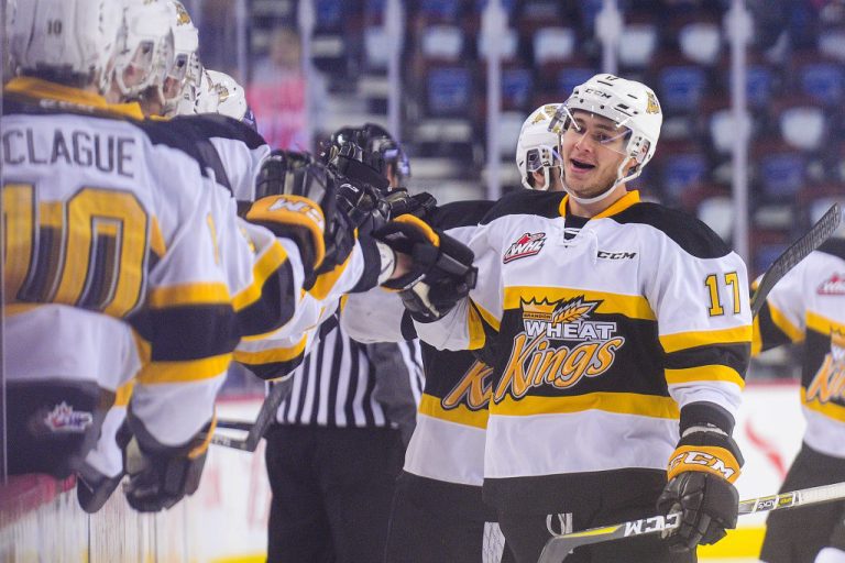 Junior Hockey Team Helps Save Suicidal Man On A Bridge In Canada – uBetMobile.com