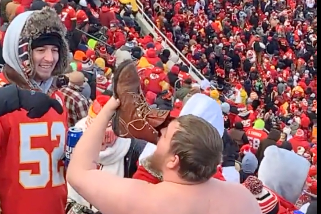 , Kansas City Chiefs Supporter Polishes Off Boot Beer – Mobile Betting On line &#8211; uBetMobile.com