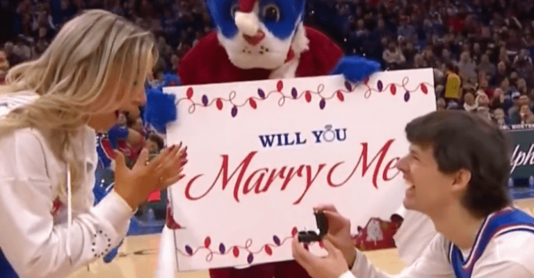 Male Proposes To 76ers Dancer – Mobile Betting Online – uBetMobile.com