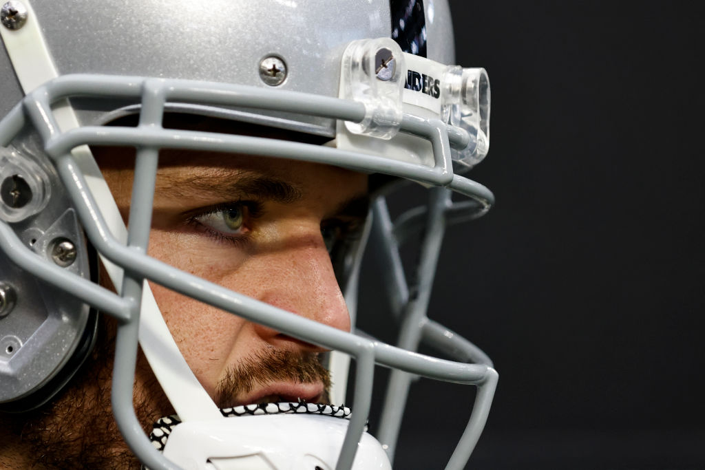 , QB Derek Carr Benched By Raiders – Mobile Betting Online &#8211; uBetMobile.com