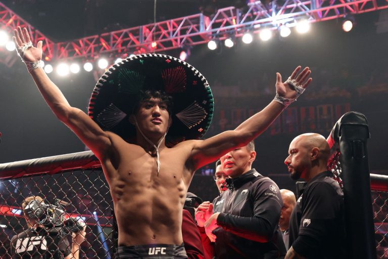 Raul Rosas Becomes UFC’s Youngest Winner With Submission At Just 18 – uBetMobile.com