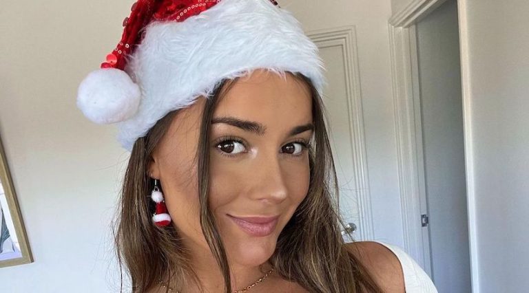 Twitch Streamer Bright Emily Had A Great Christmas, Russell Wilson Memes & Did It Snow At The Packers-Dolphins Game? – Mobile Betting Online – uBetMobile.com