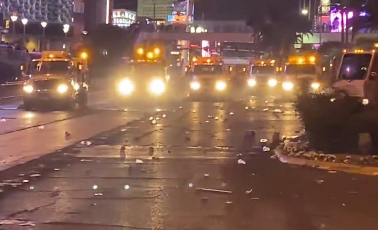 12 Tons of Wet New Year’s Eve Trash Cleared From Las Vegas Strip – uBetMobile.com