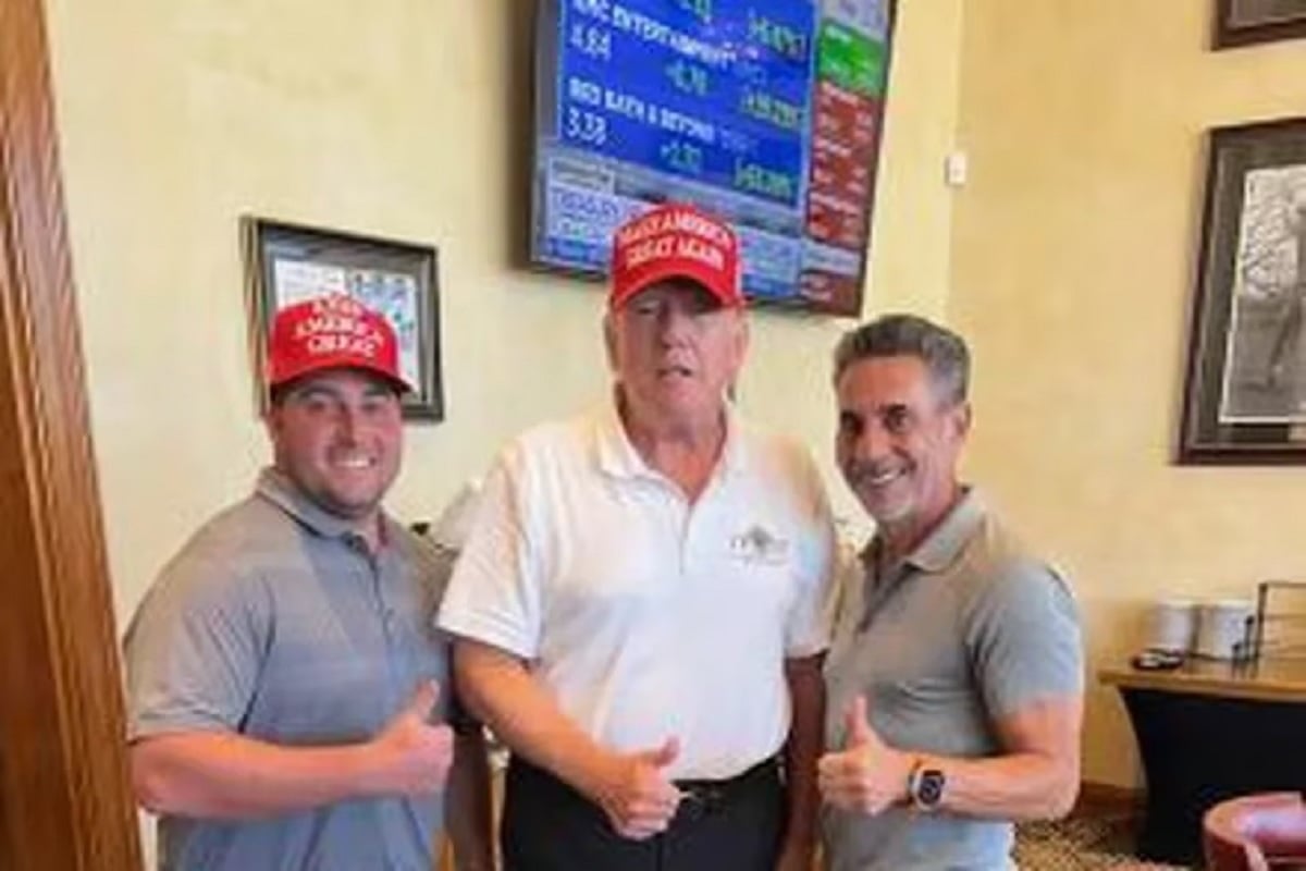 , Donald Trump Snapped with Philly Mob Boss Joey Merlino at Florida Golf Course &#8211; uBetMobile &#8211; 2023