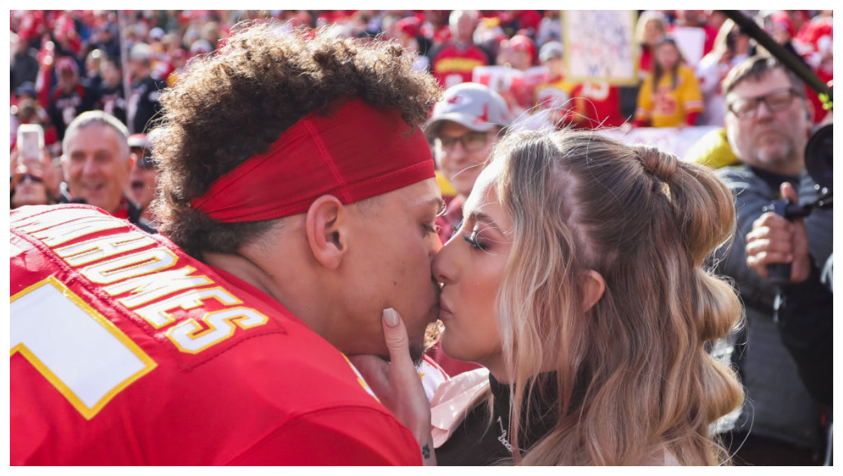 , Brittany Mahomes Sends Stupid Tweet Trolling Eli Apple – Mobile Betting Online &#8211; uBetMobile.com