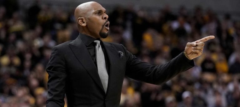 Jerry Stackhouse Goes Ballistic, Throws Clipboard During Top-5 Upset Win – uBetMobile.com