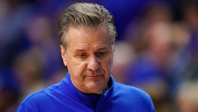 Kentucky Coach John Calipari and Athletic Director Apparently Not Speaking to Each Other – Mobile Betting Online – uBetMobile.com